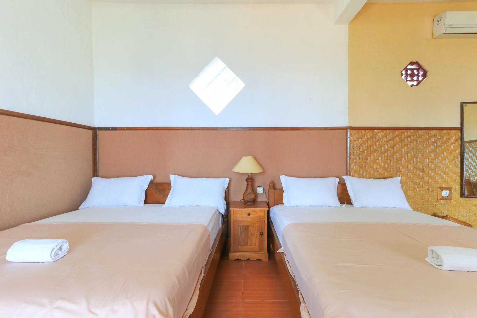 Hotel Tara Bar & Resto Air Sanih Kubutambahan  Rom bilde