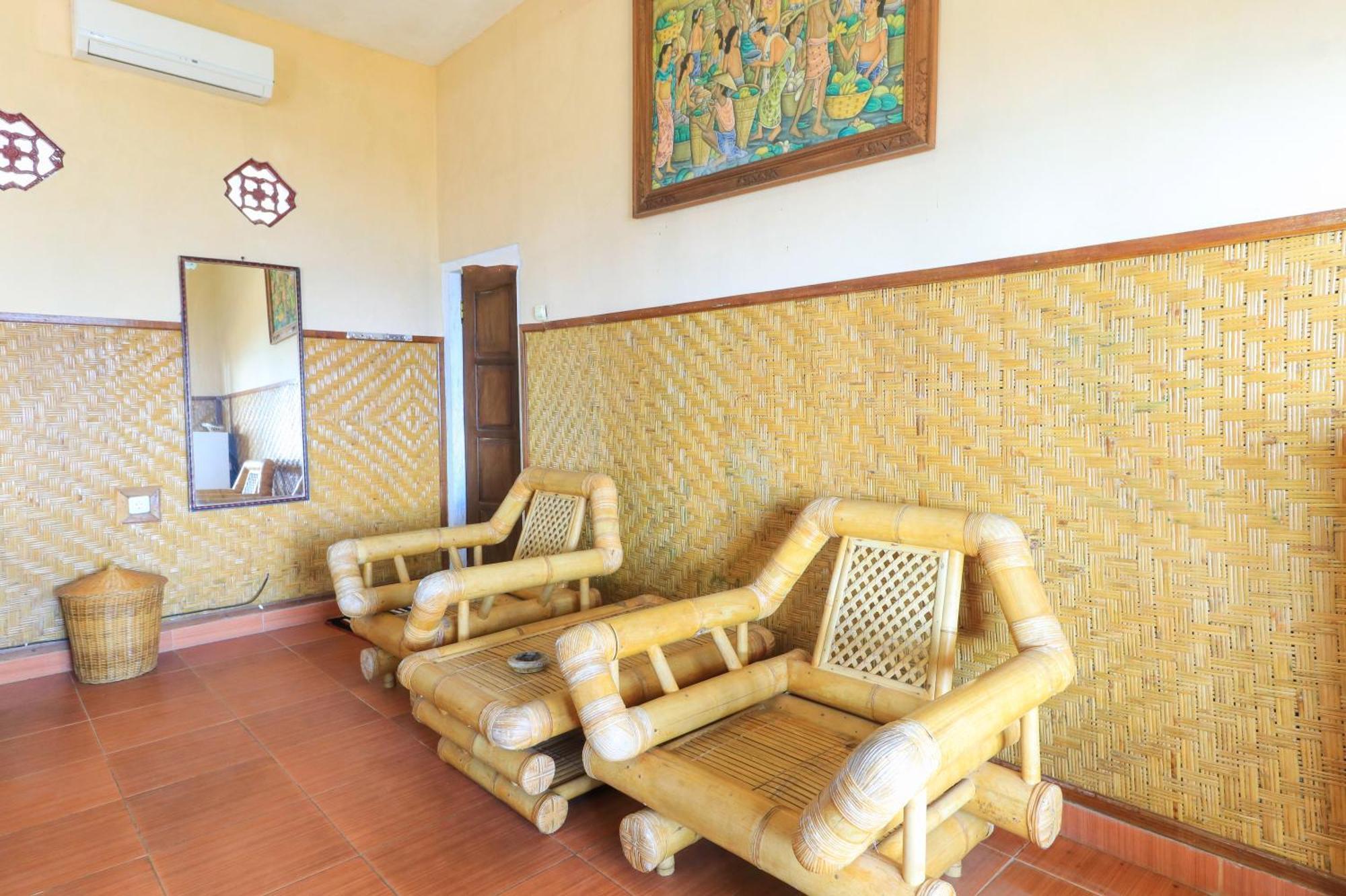 Hotel Tara Bar & Resto Air Sanih Kubutambahan  Rom bilde